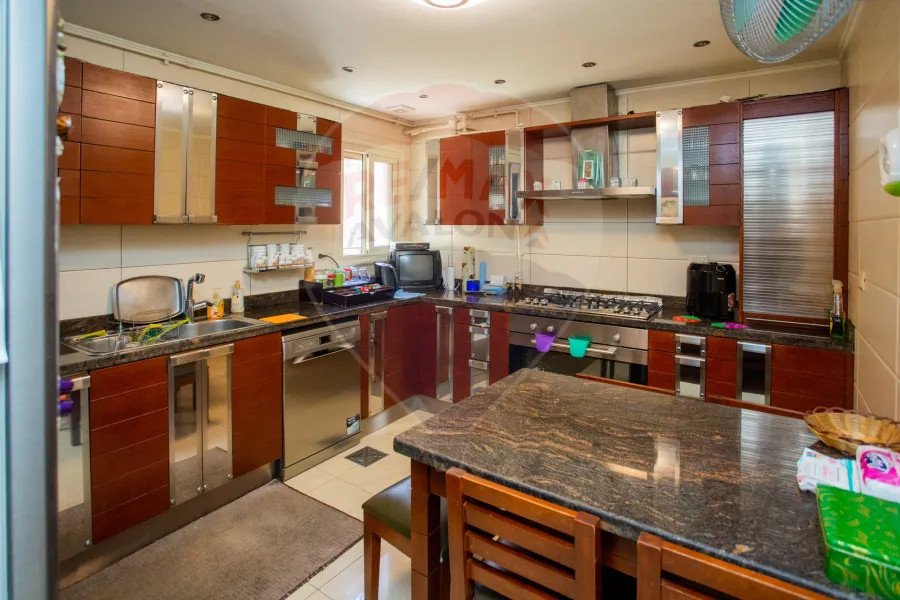 Apartment for sale 300 m sidi gaber (El-Mosheer Ahmed Ismail st)