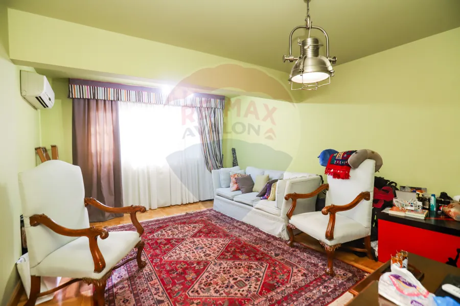 شقة للبيع 370 م كفر عبده (ش سكينة بنت الحسين)