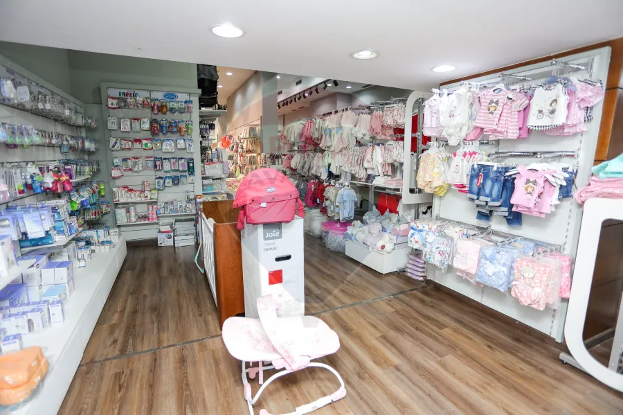 محل للايجار 250 م سموحه ( خطوات من شارع فوزي معاذ )