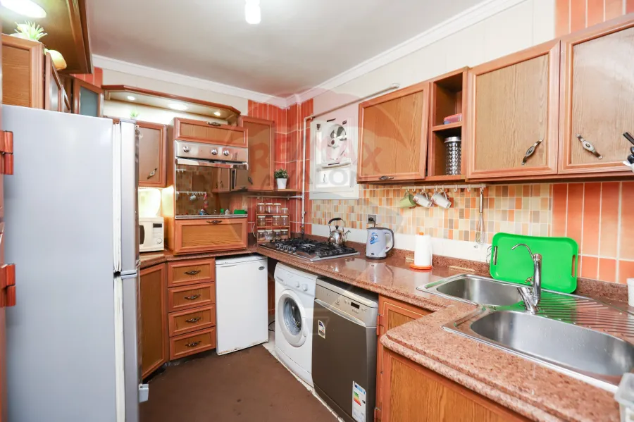 شقة للبيع 155م سموحة (شارع الخمسين متفرع من ش مصطفى كامل)