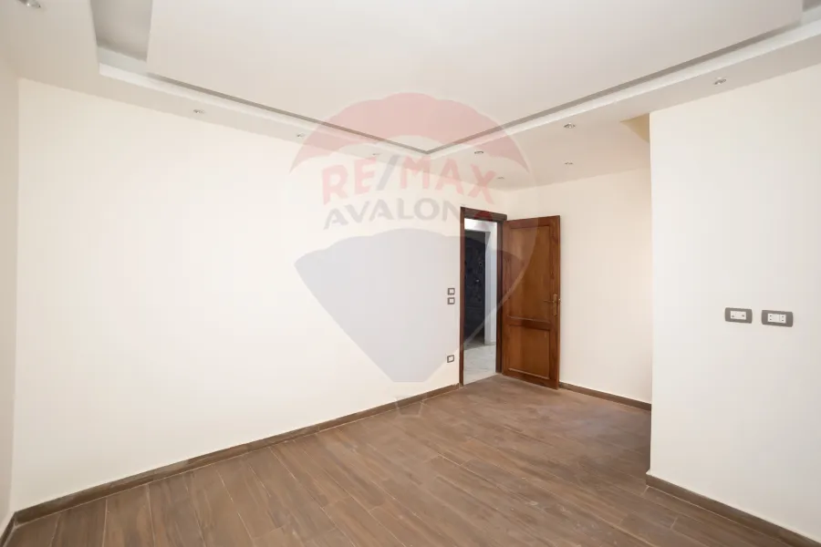 شقة للبيع 140 م لوران  (ش الاقبال)