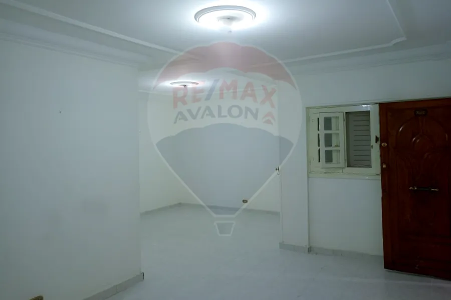 شقة للايجار 130 م سموحة (ش زكي رجب)