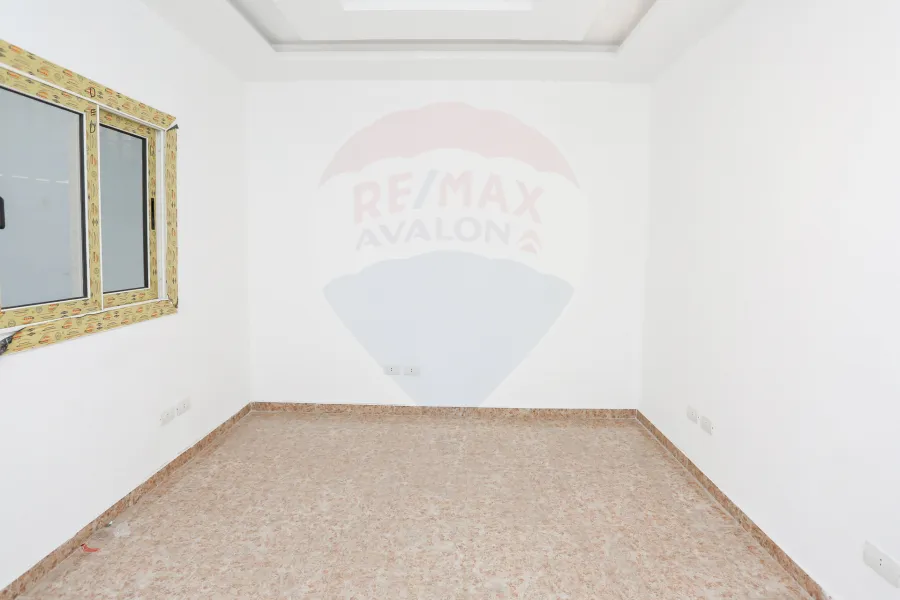 Administrative or residential apartment for rent 120 m Azarita (steps from the sea)