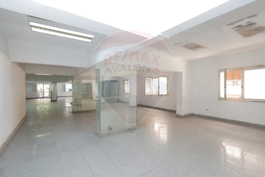 Commercial Mezan for sale 363 m net Fleming (Elhoryea Road)