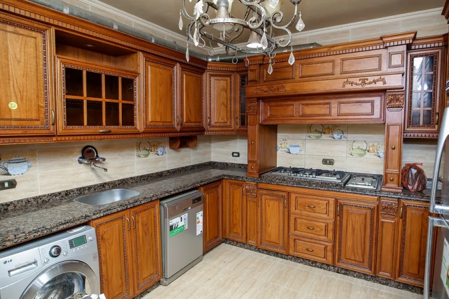 شقة للايجار 300م ستانلى (ش عبد العزيز فهمى)