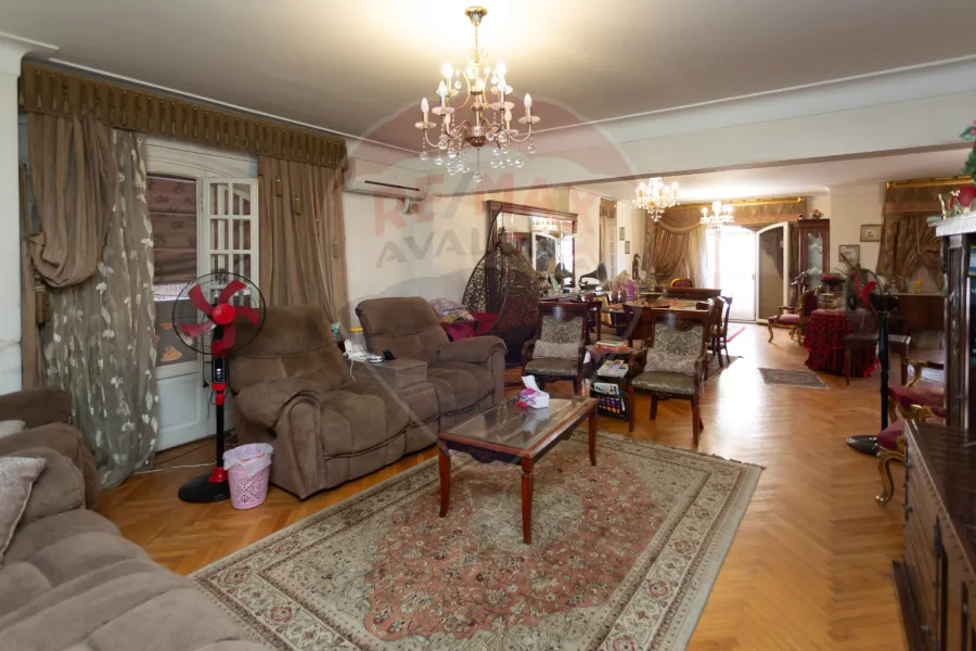 Apartment for sale 240 m Glim (Abdel Salam Arif St.)