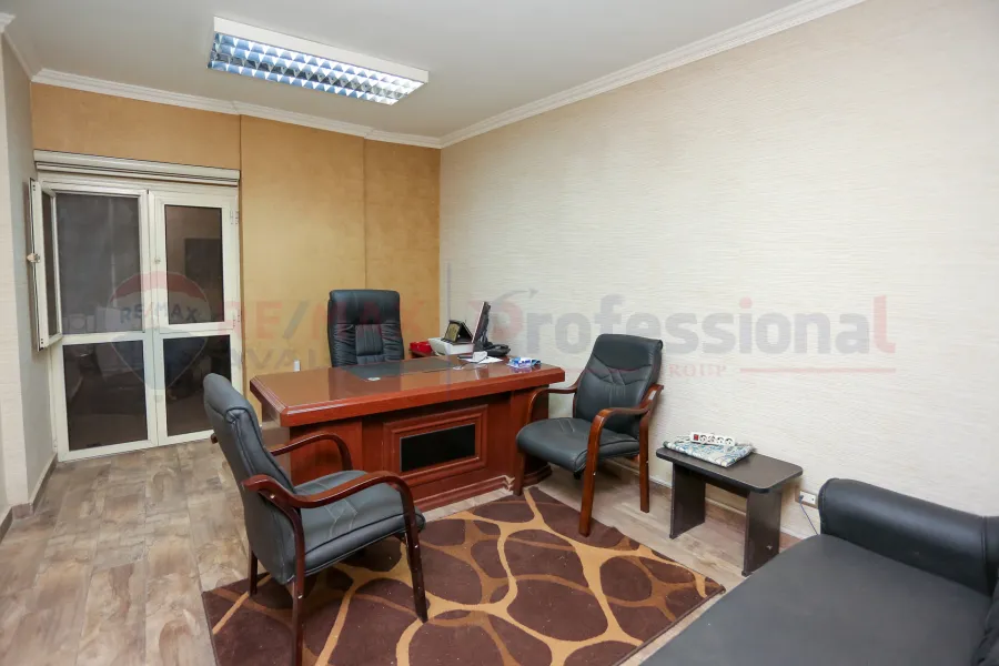 شقة للبيع  300 م لوران (ش الاقبال)- تصلح سكني او مكتب