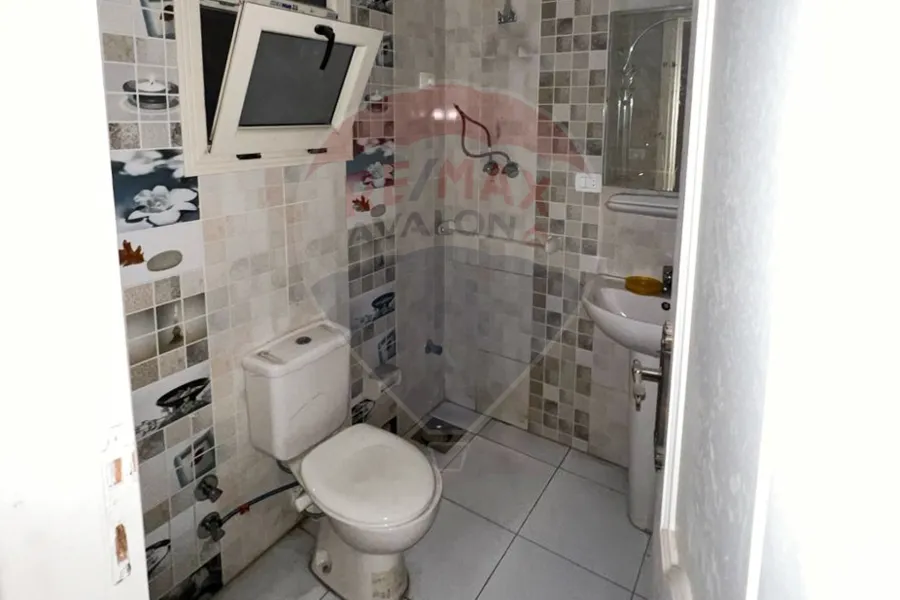 شقة للإيجار 195 م سموحة (متفرع من ش فوزي معاذ)