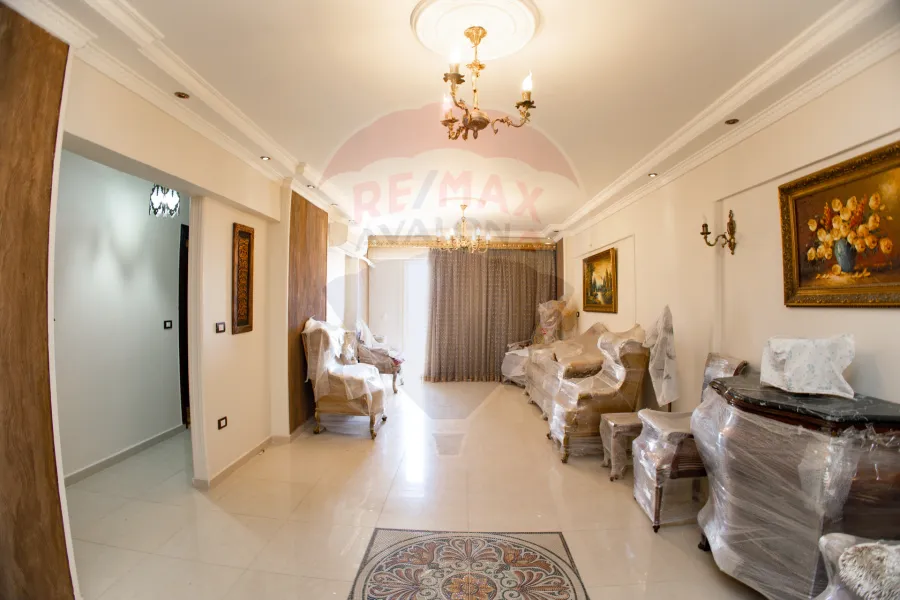 شقة للبيع 165 م فلمنج (شارع عبدالفتاح الطويل)