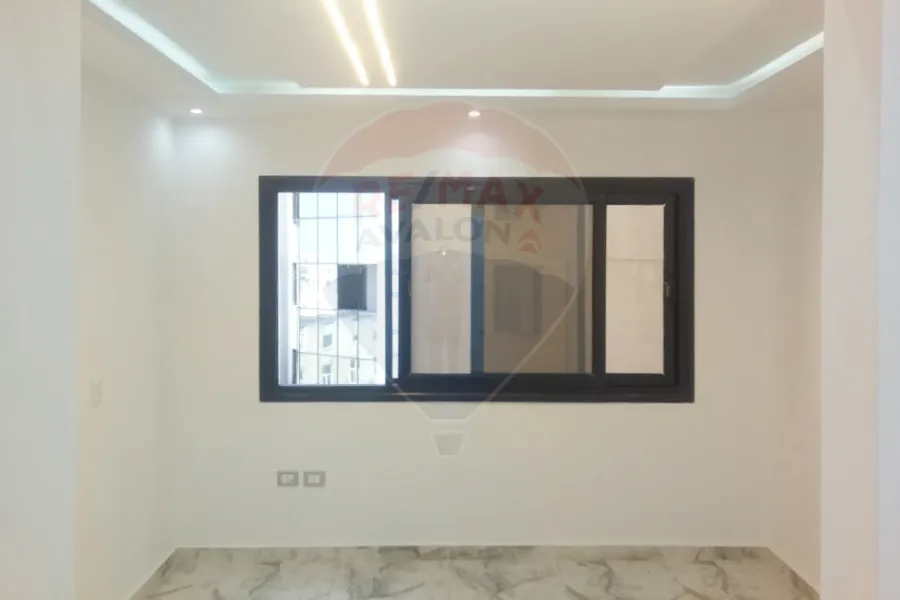 مقر إداري للايجار 100 م محطة الرمل (ش شاكور)