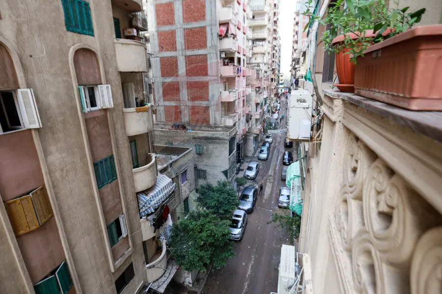 شقة للبيع 200 م السرايا ( خطوات من ش خالد بن الوليد )