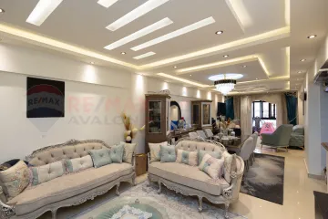 شقة للبيع 175 م لوران (تاني نمرة من ش الاقبال)