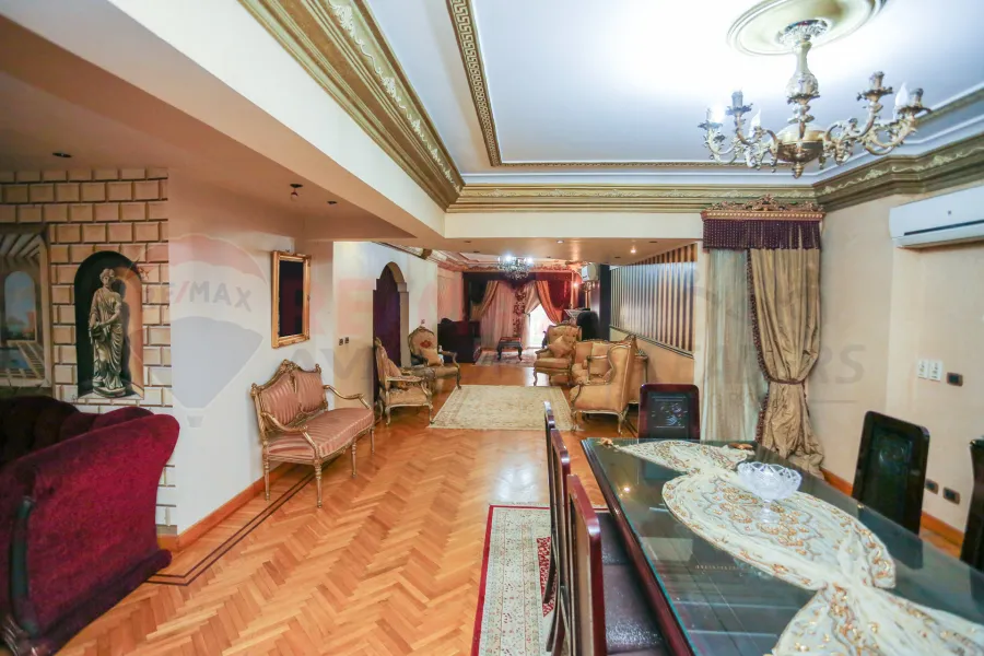 Apartment for sale 240 m Gleem (Mostafa Maher St.)