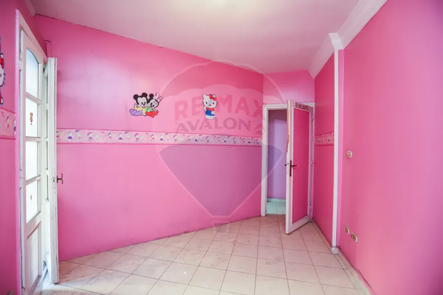 شقه للبيع 175 م كامب شيزار (خطوات من البحر - تري البحر جانبي)