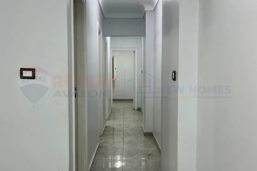 Administrative apartment for sale 140 m Janaklis (Abu Qir St.)