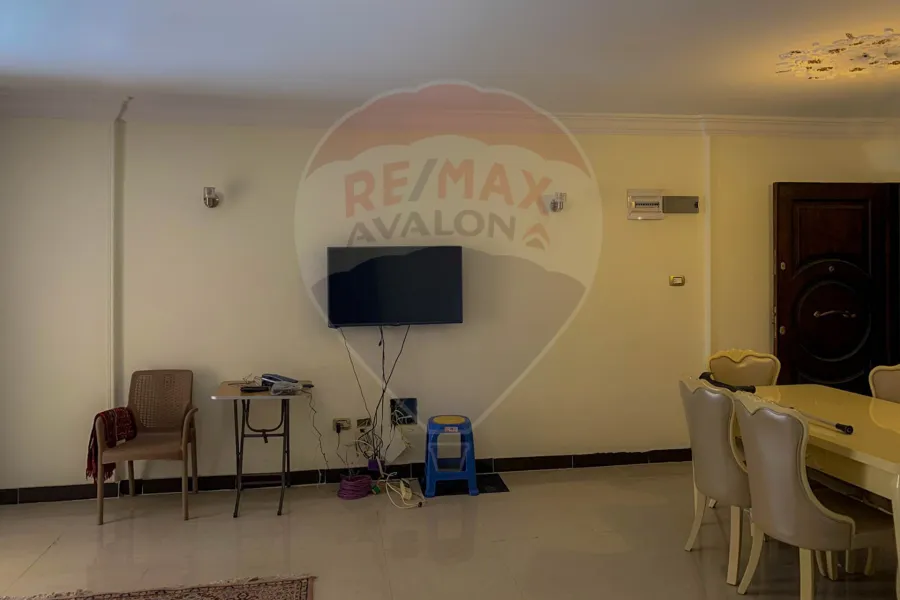 شقة للبيع 157 م محرم بك ( كومباوند محرم باشا )