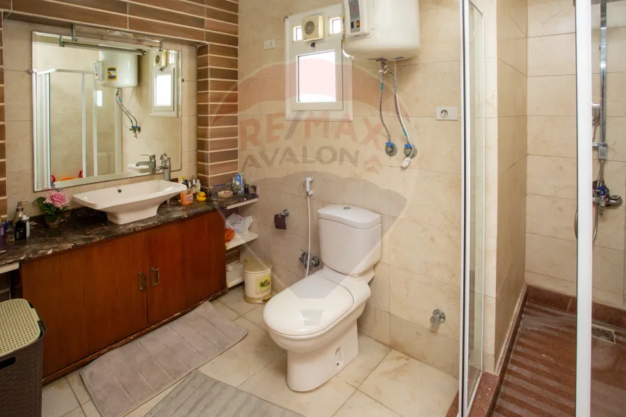 Apartment for sale 305 m Sporting (Omar Lotfy St)