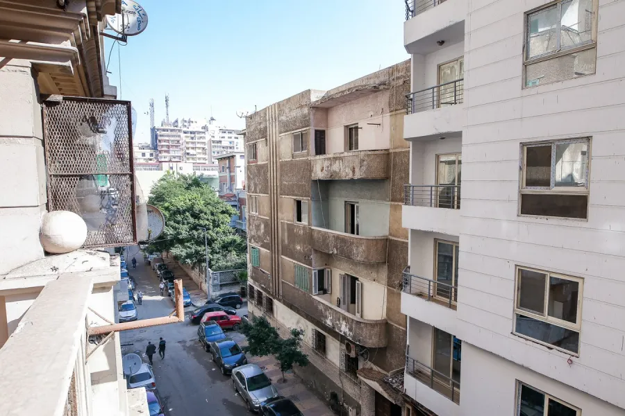 Apartment For Rent 190m Gleem (Steps From Qournish Road)