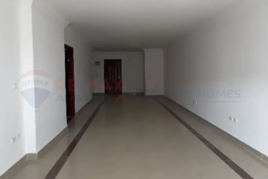 شقة للايجار 235 م لوران (ش شعراوي)