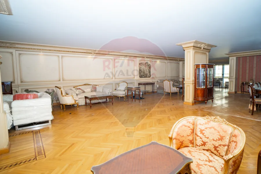 شقة للبيع 636م سموحة (ش البرت الاول - عمارات البارون)