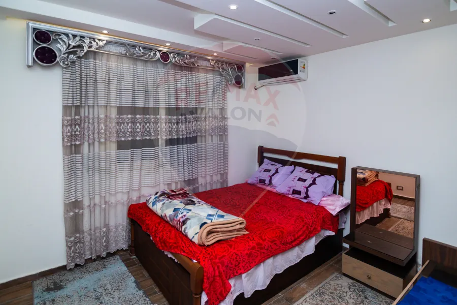 شقة للبيع 125 م كامب شيزار (على البحر مباشرة - عمارة براند)