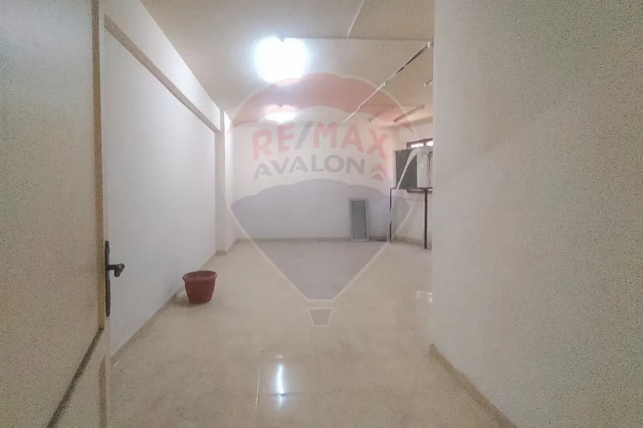 Shop + mezzan for rent 460 m Moustafa Kamel (Abu Qir st.)