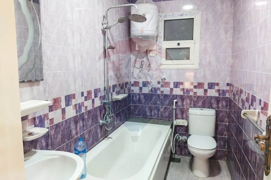 شقة للإيجار 160 م المنتزة (ش الملك)