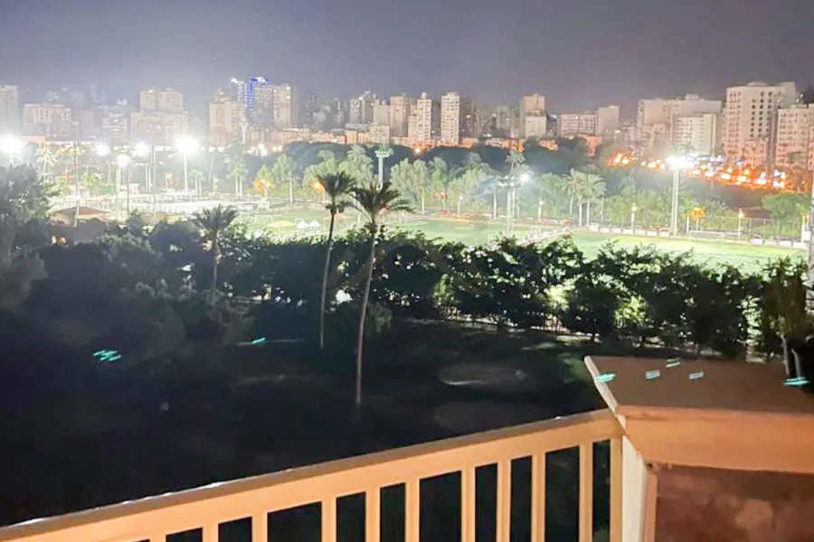 شقة للايجار المفروش 200 م سبورتنج (خطوات من نادي سبورتنج)