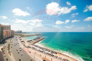 شقة للإيجار 300 م لوران (على البحر مباشرة)