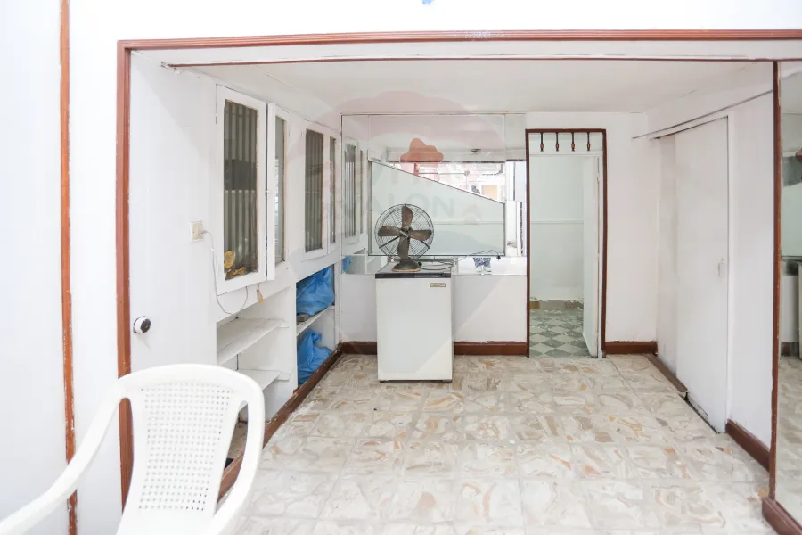 Shop 45 m + Up Floor 25 m for rent Bahri (on the tram - next to Farouk coffee)