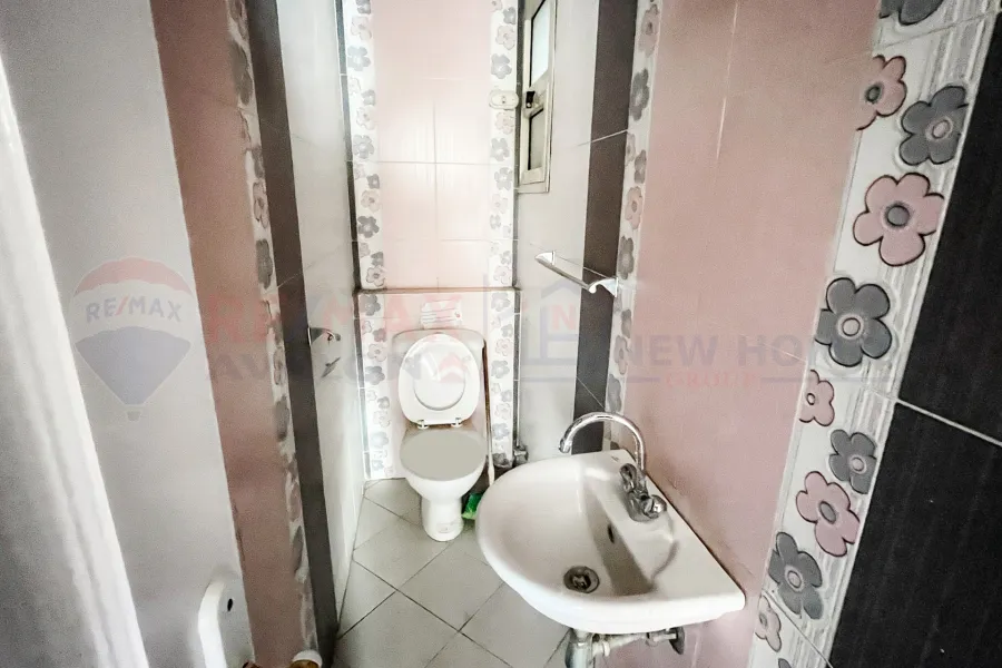 شقة للايجار 186 م سموحة (ش فوزي معاذ)