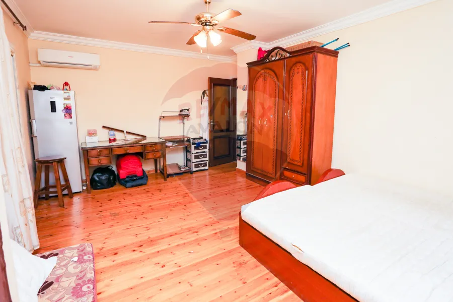 شقه للبيع 300 م زيزينيا ( ش امين يحيى باشا )