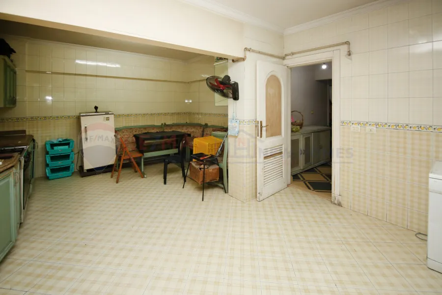 شقة للبيع 580 م جليم (على البحر مباشرة ) - فيو كامل علي البحر مباشرة