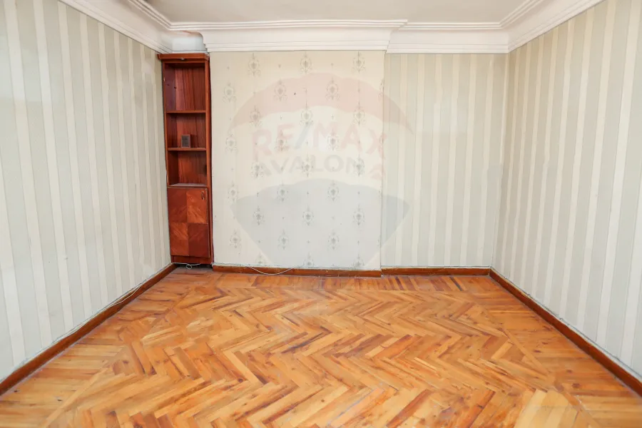 شقة للبيع 285 م لوران (ش عبد السلام عارف)