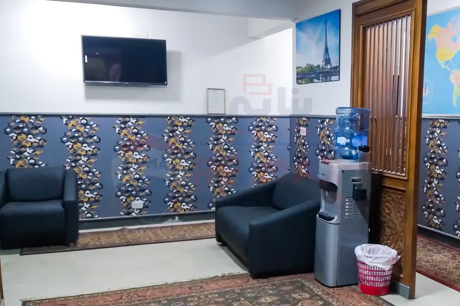 ميزان اداري مفروش  للايجار 250 م لوران (ش الاقبال)