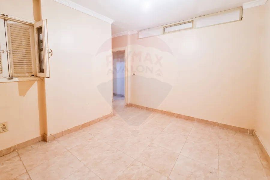 شقة للبيع 130 م سموحة ( كومباوند حدائق اللوتس - ش النصر)