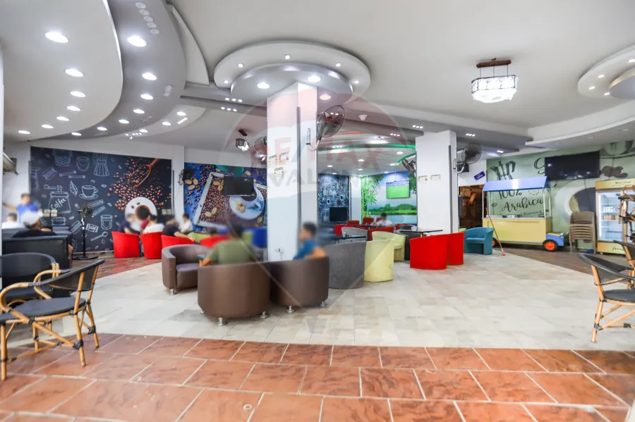 محل للبيع 200 م السيوف (مول تجاري - شارع اديب معقد)