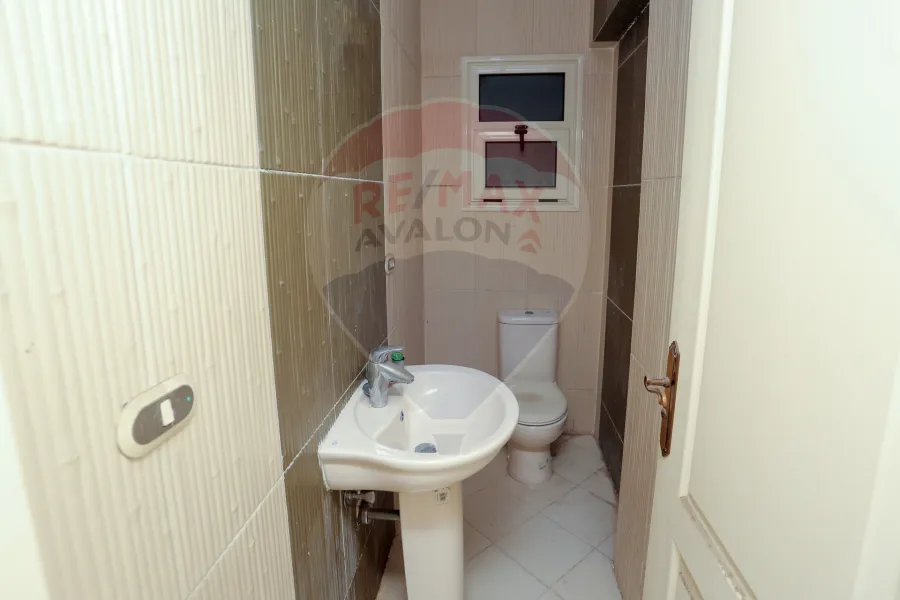 شقة للبيع 198 م سموحة ( عمارة كونتننتال تاور - ش فوزى معاذ)