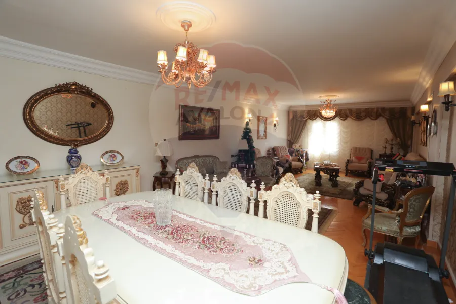 Furnished apartment for Rent 175 m Zezinia (Steps from Abo Qir st.)