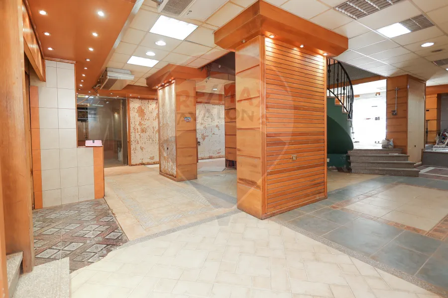 محل + ميزان للبيع 345 م  سموحة (بجوار الهلال الاحمر و مستشفى الاندلسية)