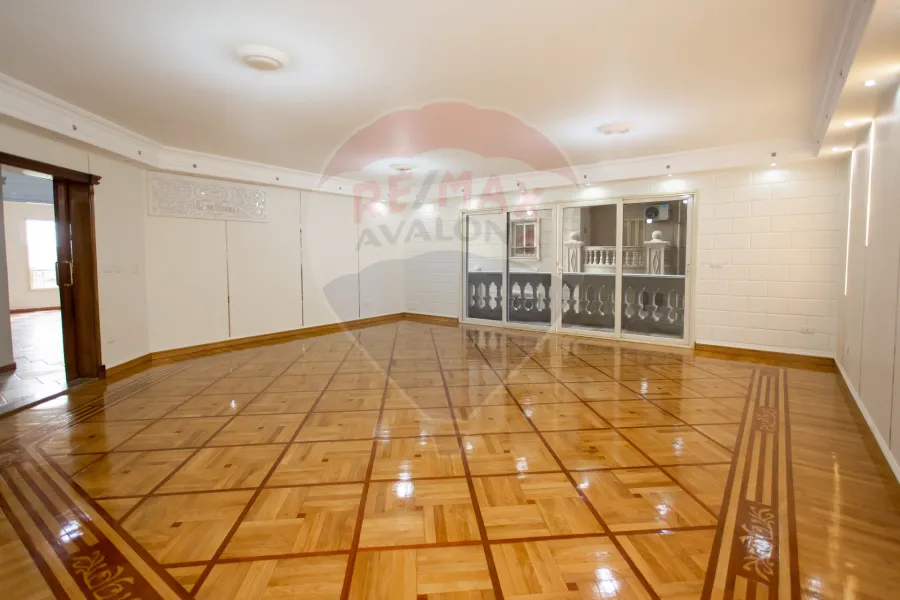 شقة للبيع 175 م  الابراهيمية (ش أحمد قمحه)