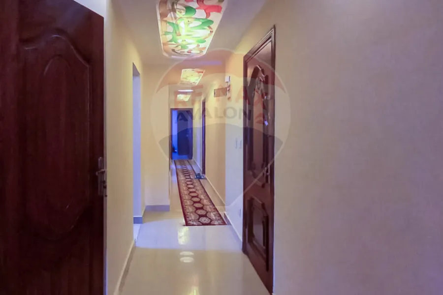 شقة للبيع 215 م كليوباترا (علي البحر مباشرة)