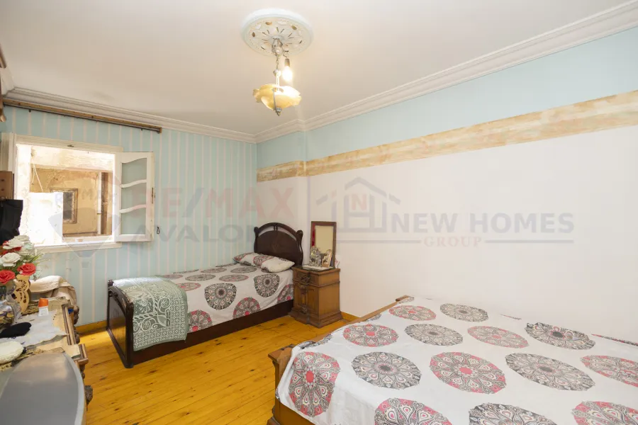 Apartment for sale 185 m Gleem (Mahmoud El Deeb St - second number from the sea)