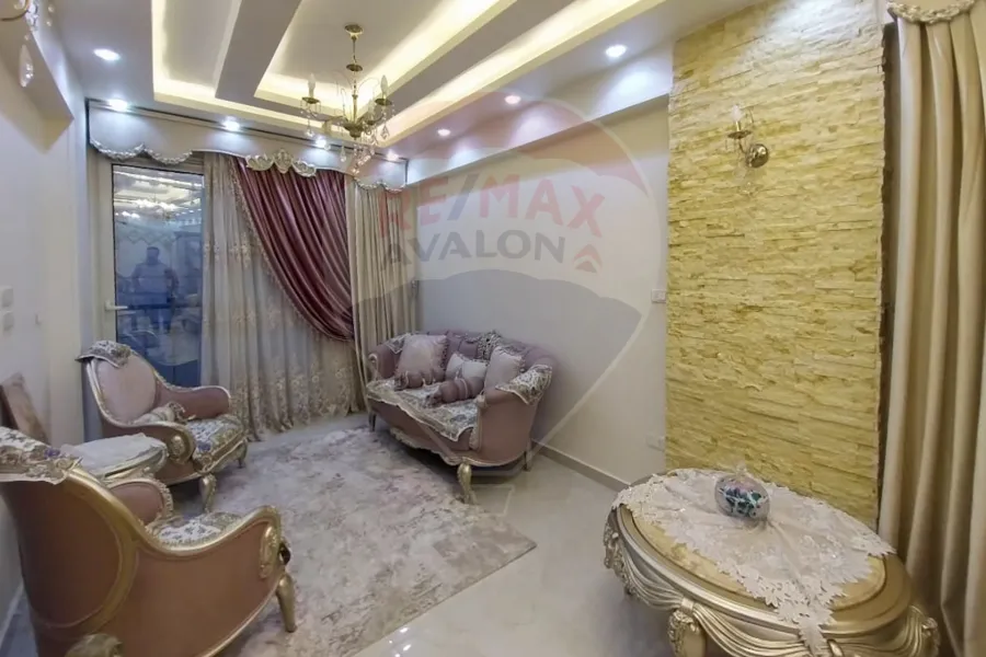 شقة للبيع 160 م المندرة (ش جمال عبد الناصر مباشرة)