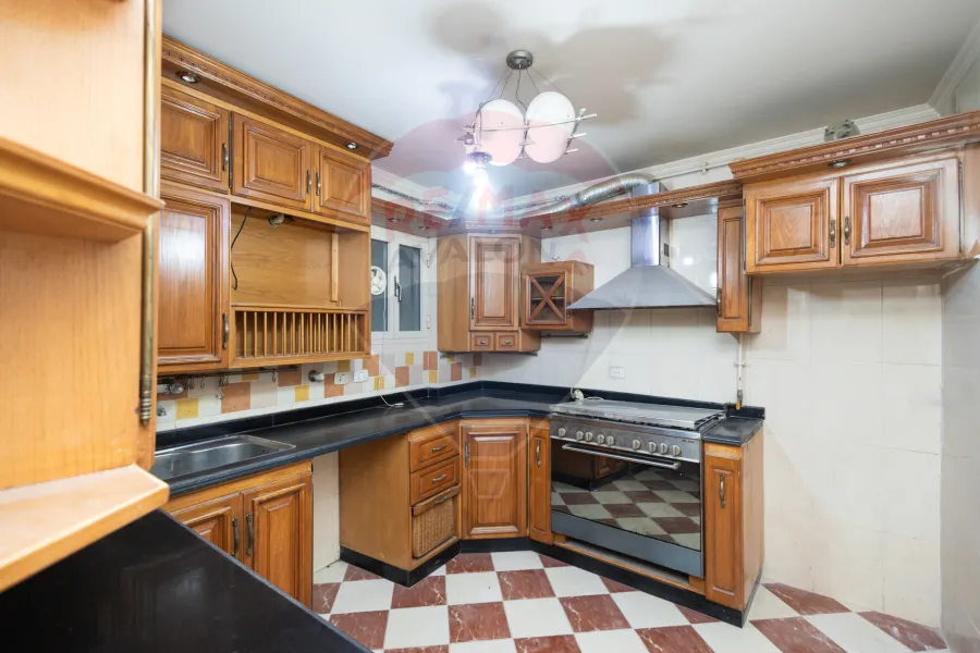 شقة للبيع 140 م لوران (ش محمد الدري)