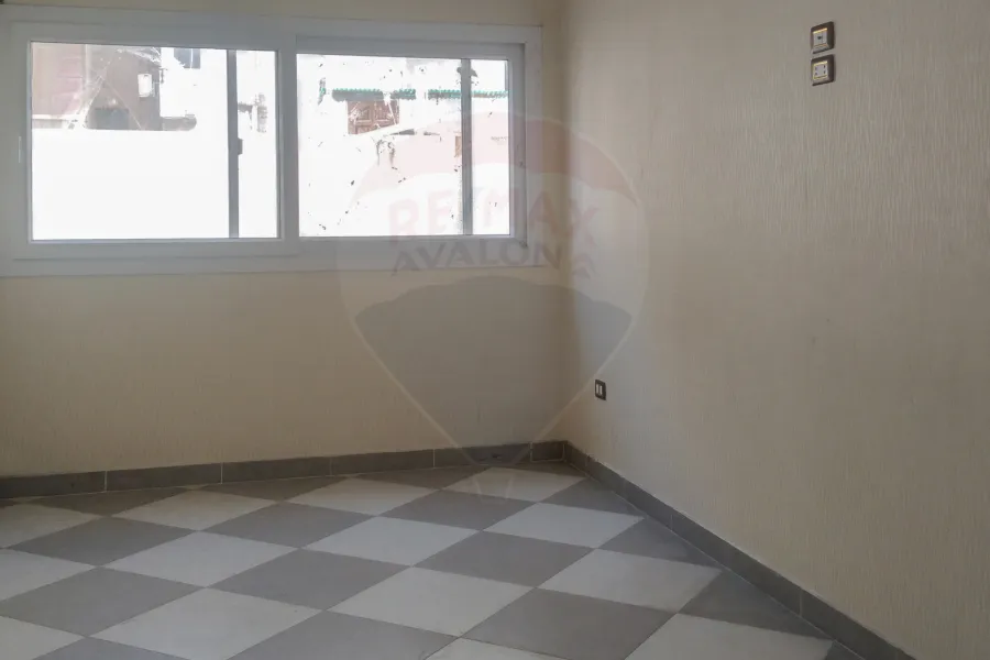 شقة إداري للإيجار 180 م زيزينيا (ش أبو قير)