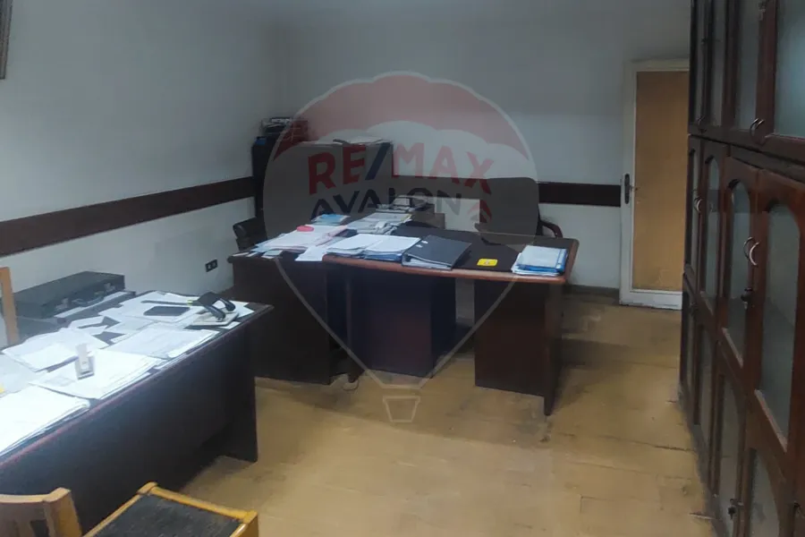 شقة للبيع 200 م رشدي (علي الترام مباشرة)