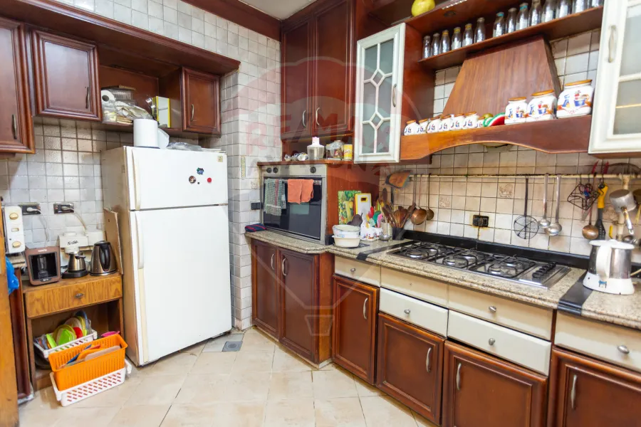 Penthouse apartment for sale 340 m Glim (Mostafa Fahmy St. - Steps from the sea)