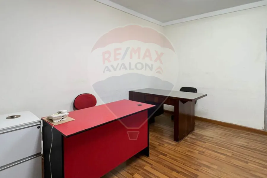 شقة إداري للإيجار 200 م كفر عبده (ش فيكتور امانويل الثالث)