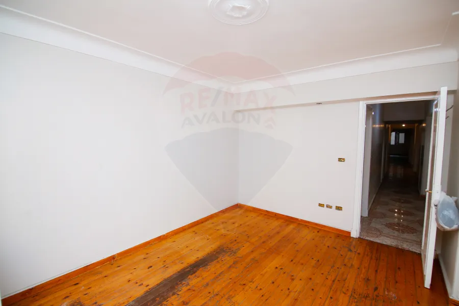 Apartment for sale 200 m Sporting (teba st)